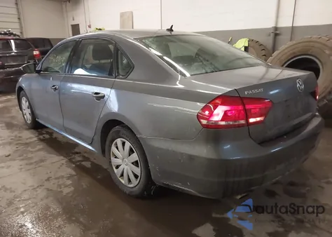 2012 Volkswagen Passat 2.5L S z USA, uszkodzony, nr VIN 1VWAP7A38CC014679